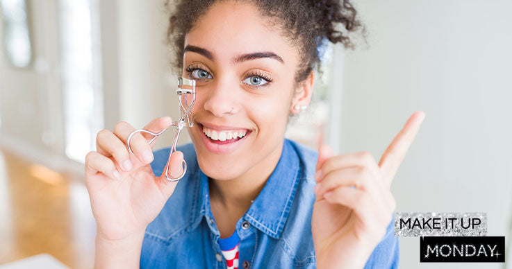 How To Correctly Use An Eyelash Curler