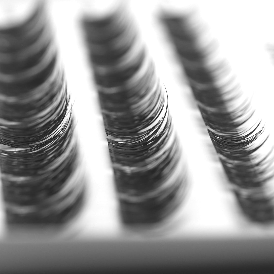 MinuteLash DIY Eyelash Extensions - Anime - 27 Mixed Length Clusters