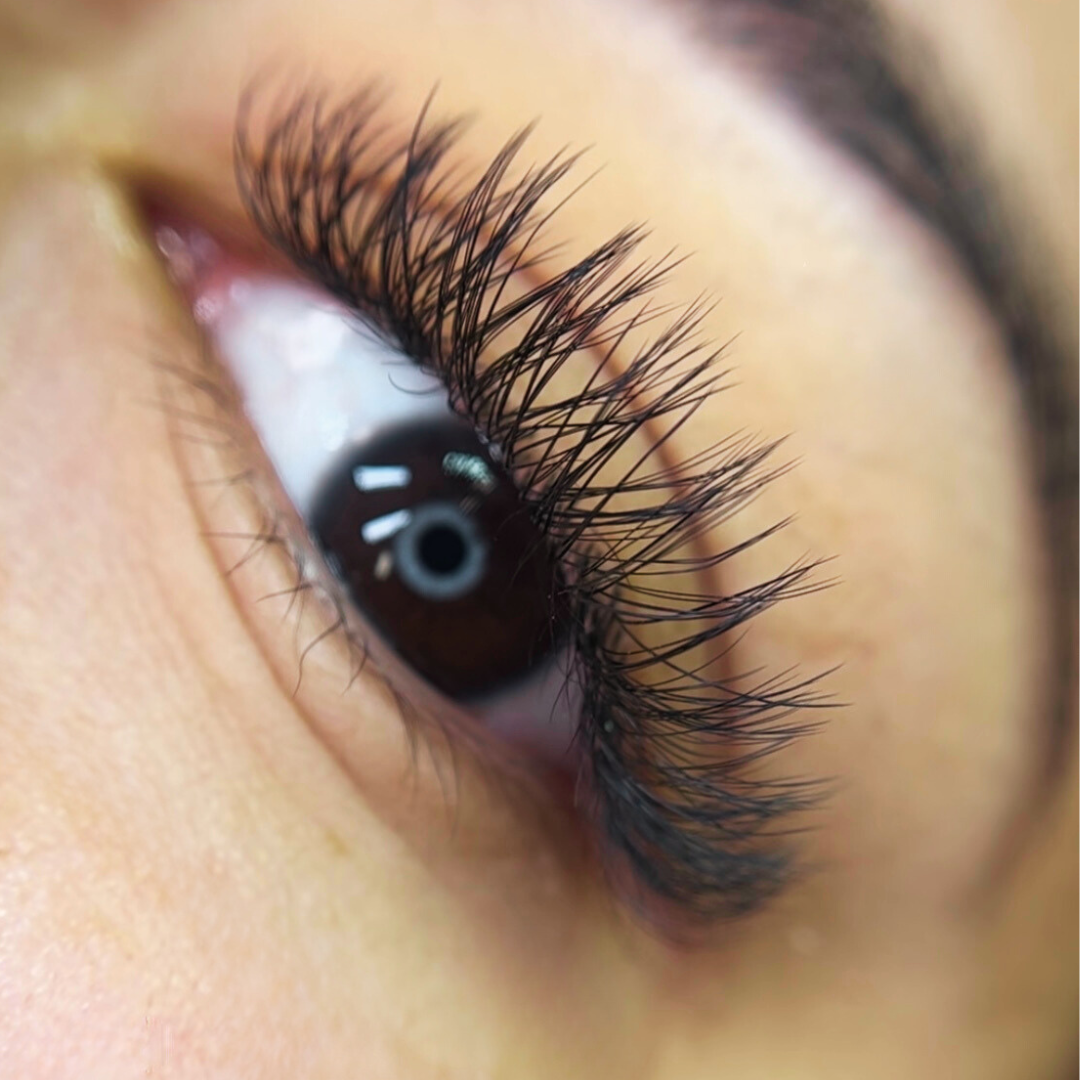 Signature Mink Mixed Length YY Light Wispy Hybrid Lashes