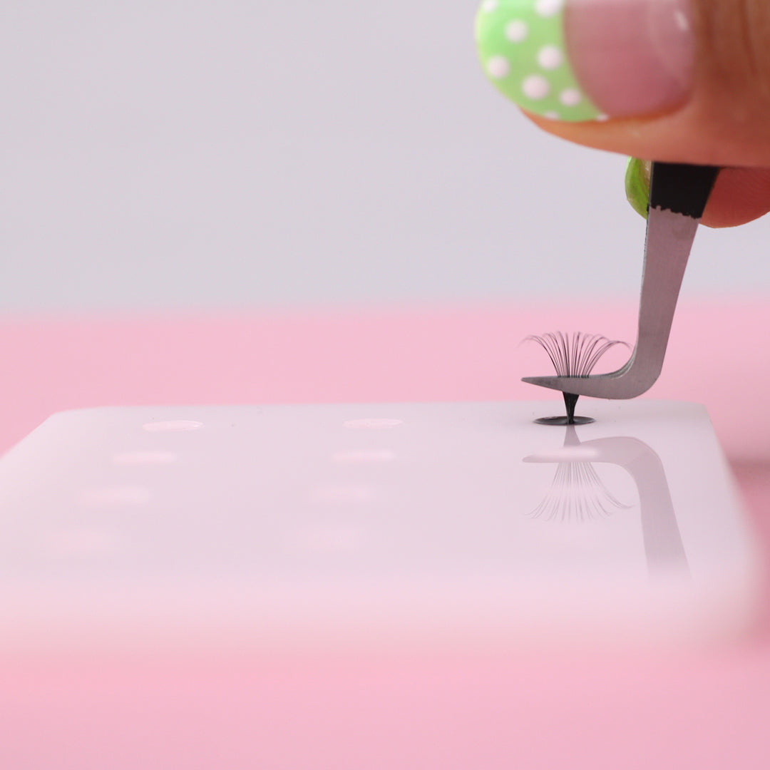 Mega Volume and Volume Fan Technique Glue Tray for Volume Fans - 5 Per Quantity