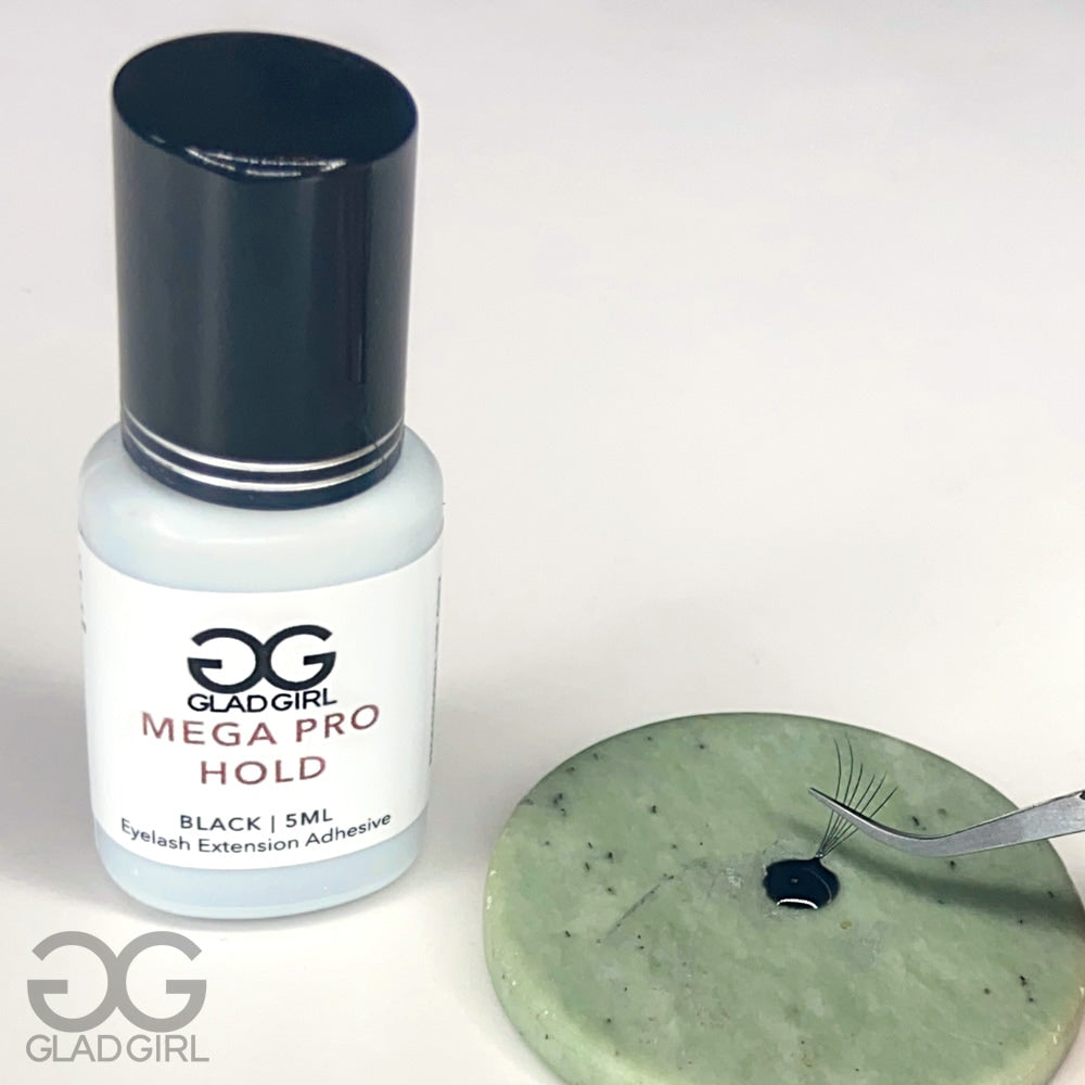 Mega Pro Hold Glue - 5ml, black with lashes during application