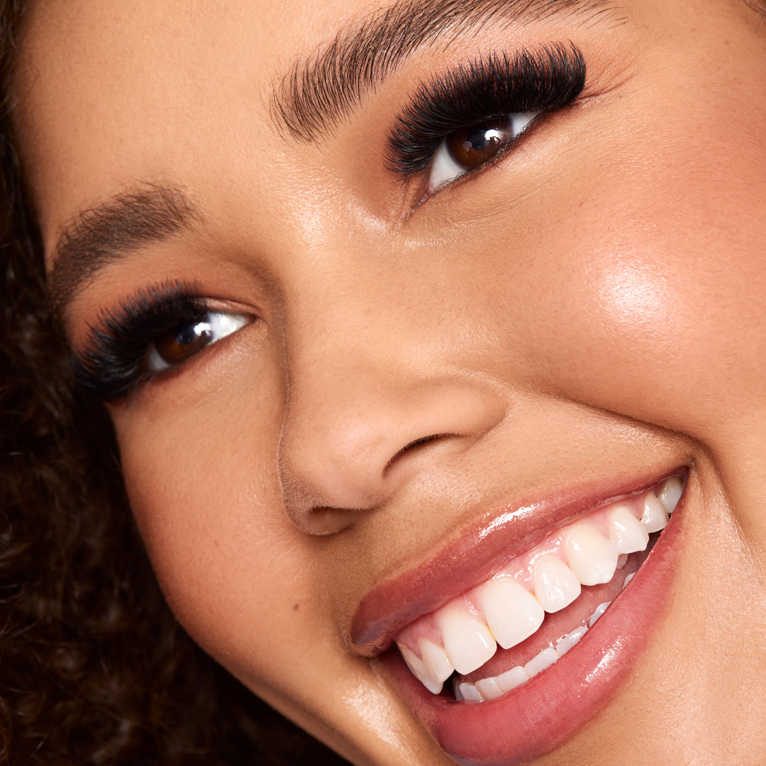 products/MegaVolumeEyelashExtensions_91b20118-9b7d-400c-ae28-16d7dc89ec62.jpg