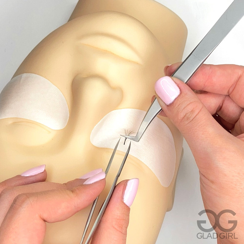 Pure Hydro Gel Eye Patch in use for lash extensions