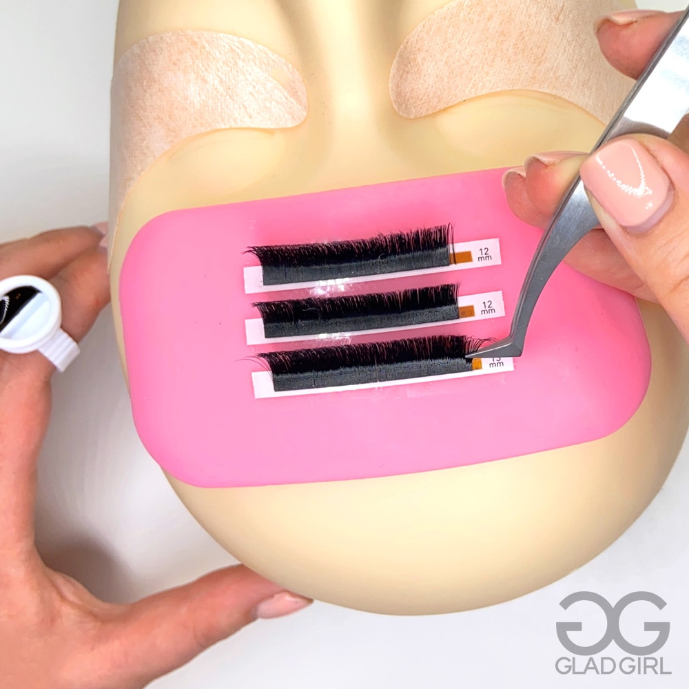 Silicone Forehead Lash Pad with 3 rows of eyelash extensions