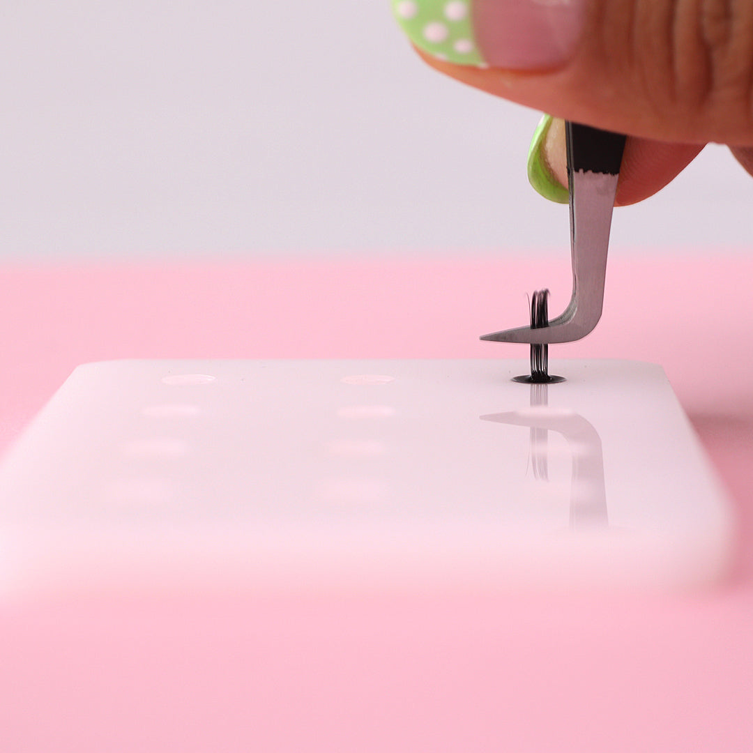 Mega Volume and Volume Fan Technique Glue Tray for Volume Fans - 5 Per Quantity